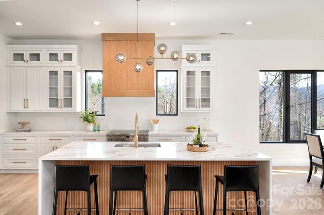 48 Carden Road, Weaverville, NC 28787