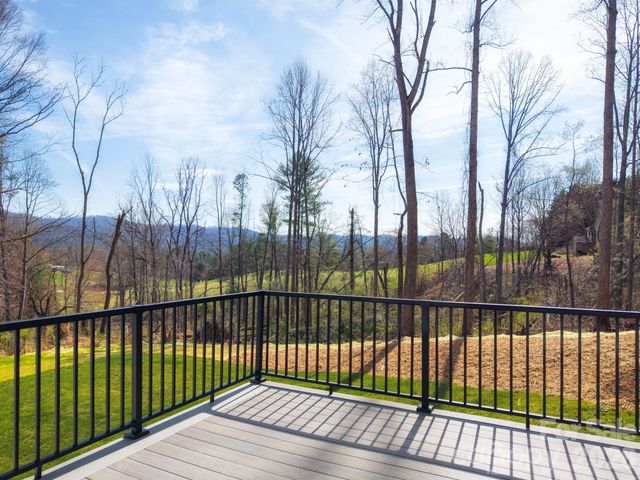 48 Carden Road, Weaverville, NC 28787