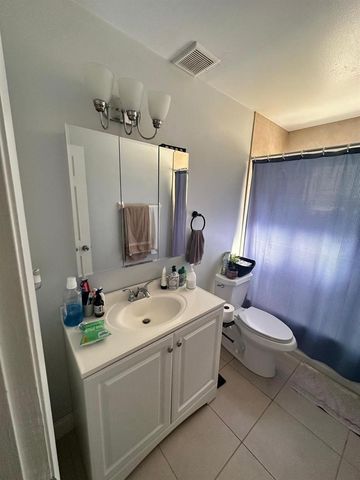 173 LAKE DRIVE, Orlando, FL 32835