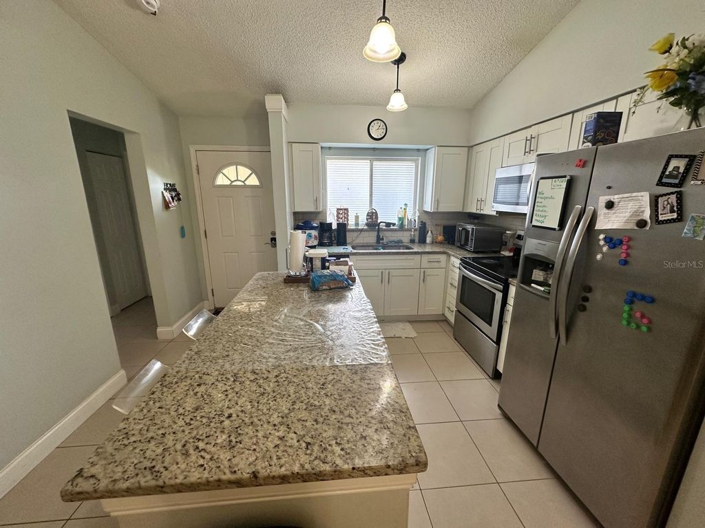 Image 14 of property listing at 173 LAKE DRIVE, Orlando, FL 32835