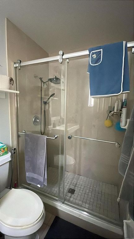 Image 27 of property listing at 173 LAKE DRIVE, Orlando, FL 32835