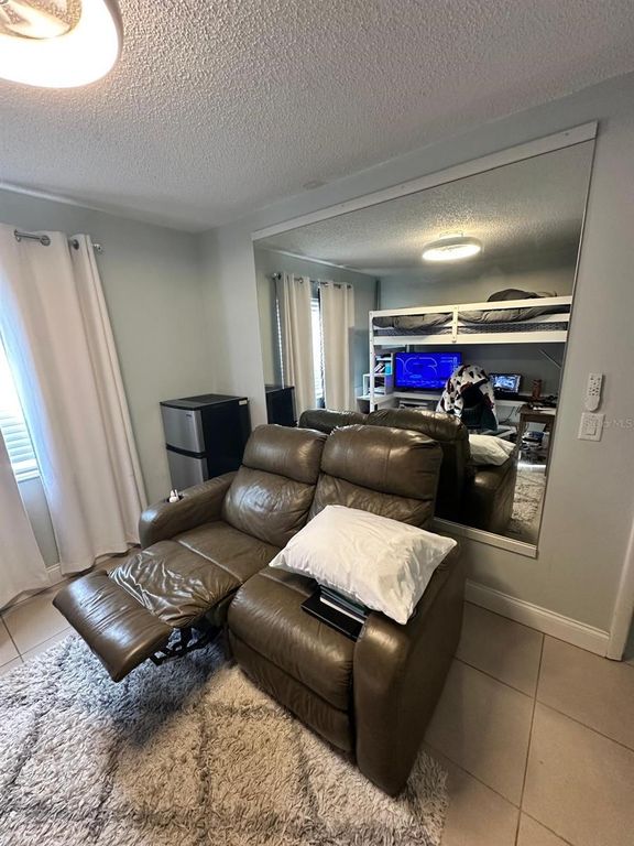 Image 29 of property listing at 173 LAKE DRIVE, Orlando, FL 32835