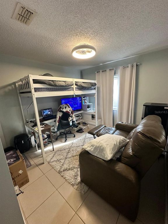 Image 30 of property listing at 173 LAKE DRIVE, Orlando, FL 32835