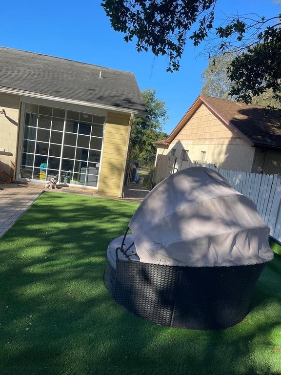 Image 6 of property listing at 173 LAKE DRIVE, Orlando, FL 32835