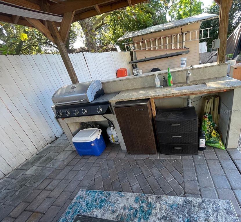 Image 8 of property listing at 173 LAKE DRIVE, Orlando, FL 32835