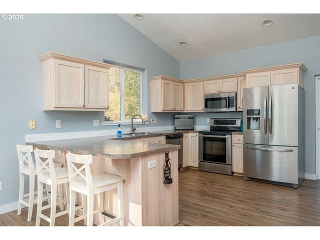 518 Se ESPINOSA St, Estacada, OR 97023