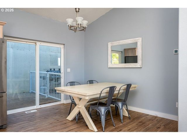 518 Se ESPINOSA St, Estacada, OR 97023