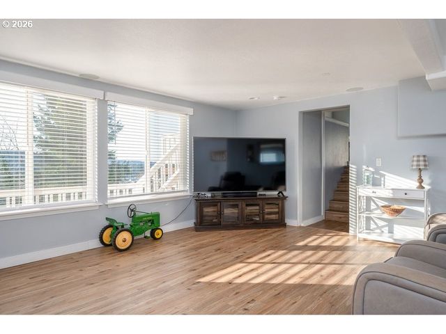 518 Se ESPINOSA St, Estacada, OR 97023