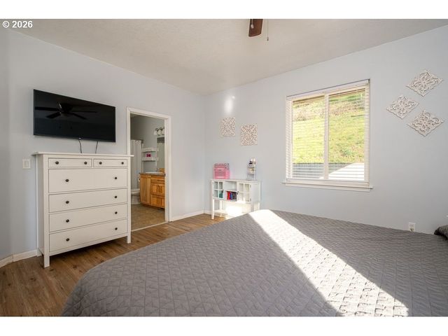 518 Se ESPINOSA St, Estacada, OR 97023