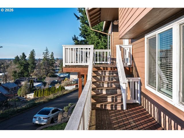 518 Se ESPINOSA St, Estacada, OR 97023