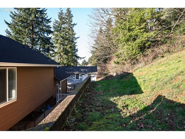 518 Se ESPINOSA St, Estacada, OR 97023