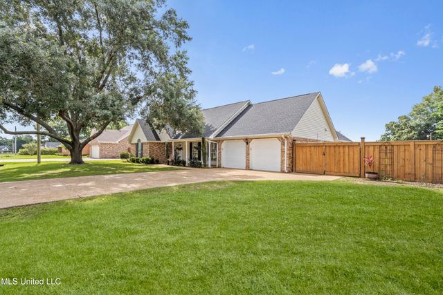 11313 N River Vue Circle, Biloxi, MS 39532