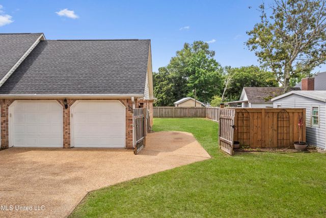 11313 N River Vue Circle, Biloxi, MS 39532