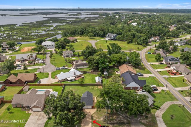 11313 N River Vue Circle, Biloxi, MS 39532