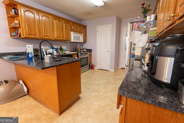 401 Links View Drive, Bonaire, GA 31005