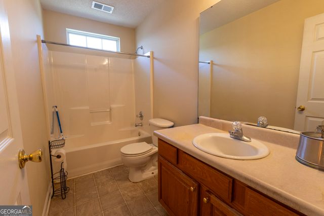 401 Links View Drive, Bonaire, GA 31005