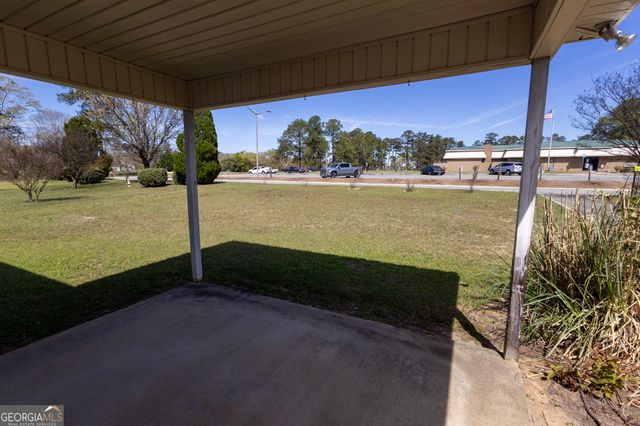 401 Links View Drive, Bonaire, GA 31005