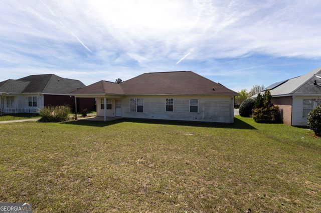 401 Links View Drive, Bonaire, GA 31005