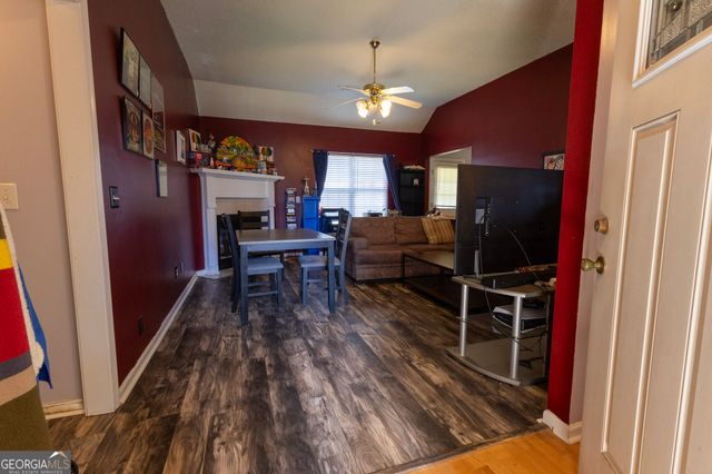 401 Links View Drive, Bonaire, GA 31005