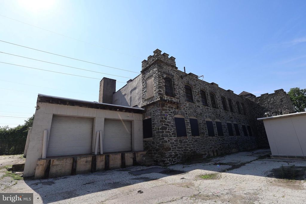 5323 JEFFERSON ST, Philadelphia, PA 19131