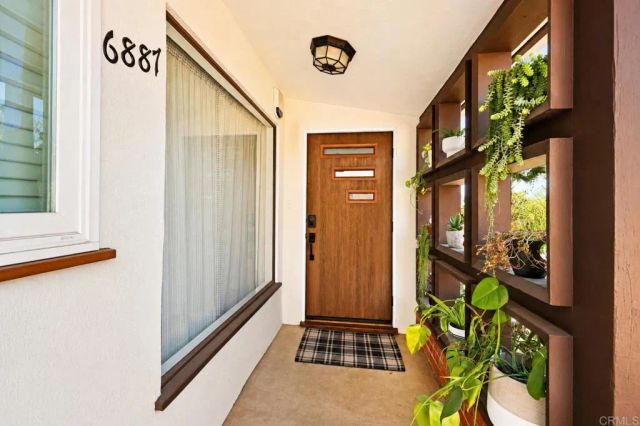 6887 Colorado Ave, La Mesa, CA 91942