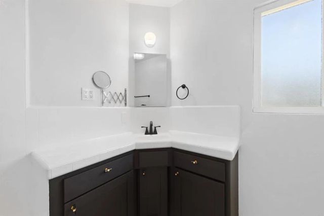 6887 Colorado Ave, La Mesa, CA 91942