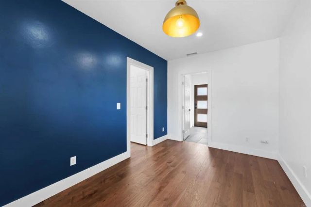 6887 Colorado Ave, La Mesa, CA 91942
