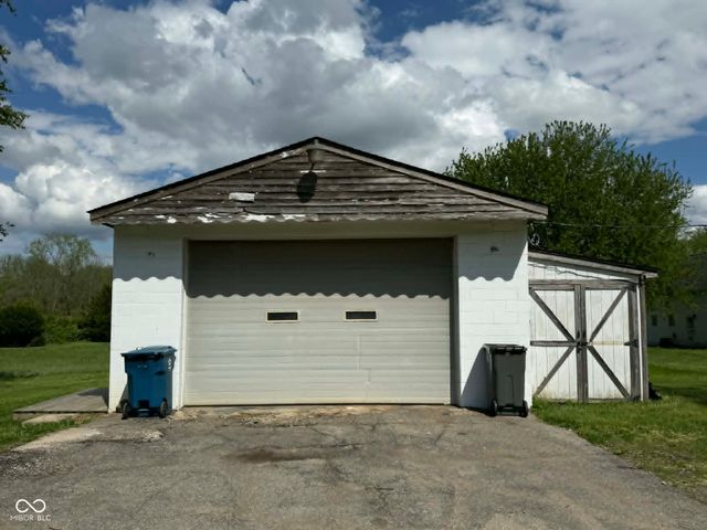 129 Bridgeport Road, Indianapolis, IN 46231