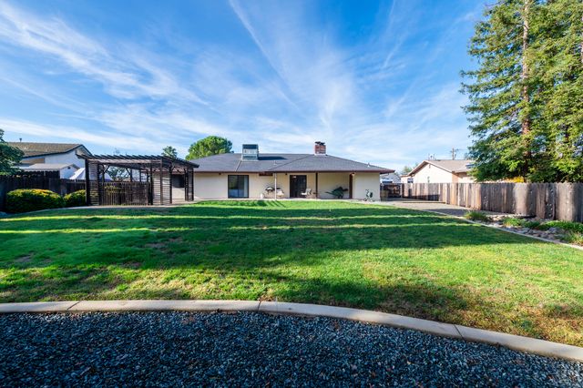 3122 Panorama Drive, Redding, CA 96003