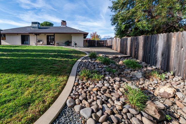 3122 Panorama Drive, Redding, CA 96003