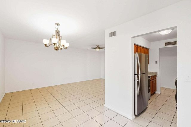 660 E River Road APT W, Tucson, AZ 85704