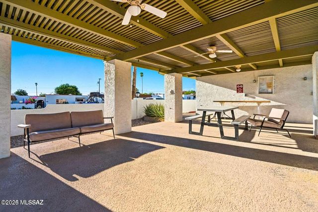 660 E River Road APT W, Tucson, AZ 85704