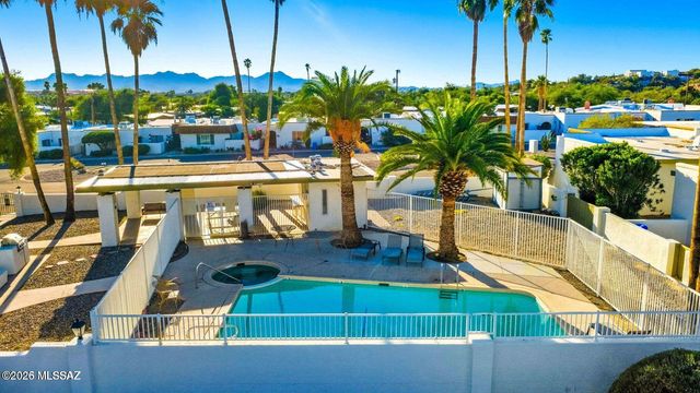 660 E River Road APT W, Tucson, AZ 85704