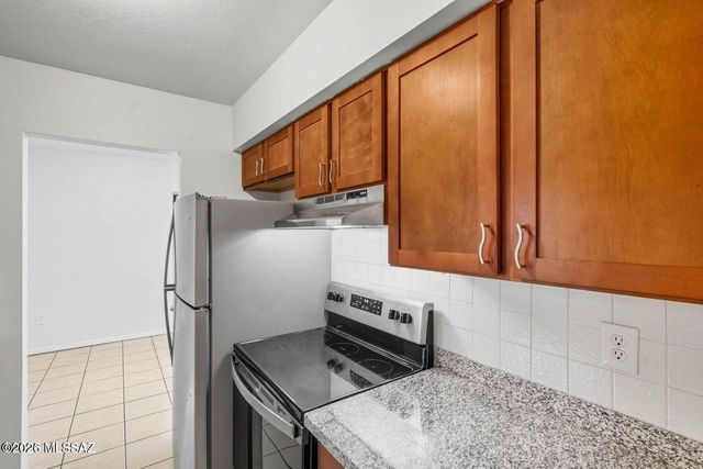 660 E River Road APT W, Tucson, AZ 85704