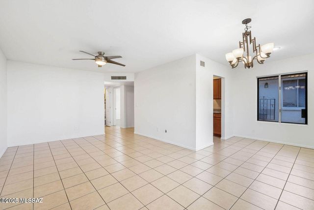 660 E River Road APT W, Tucson, AZ 85704