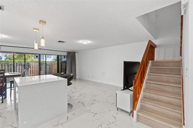 8033 NW 29 STREET, Sunrise, FL 33322