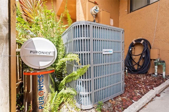 8033 NW 29 STREET, Sunrise, FL 33322