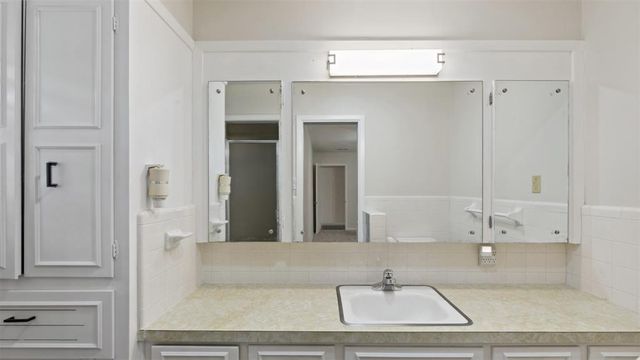 3203 W Piney Brook Drive, La Porte, TX 77571