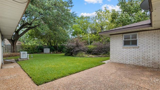 3203 W Piney Brook Drive, La Porte, TX 77571
