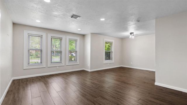 3203 W Piney Brook Drive, La Porte, TX 77571