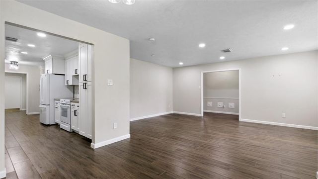 3203 W Piney Brook Drive, La Porte, TX 77571