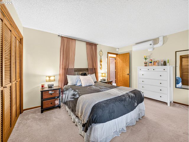 987 Ne 5TH Dr, Hillsboro, OR 97124