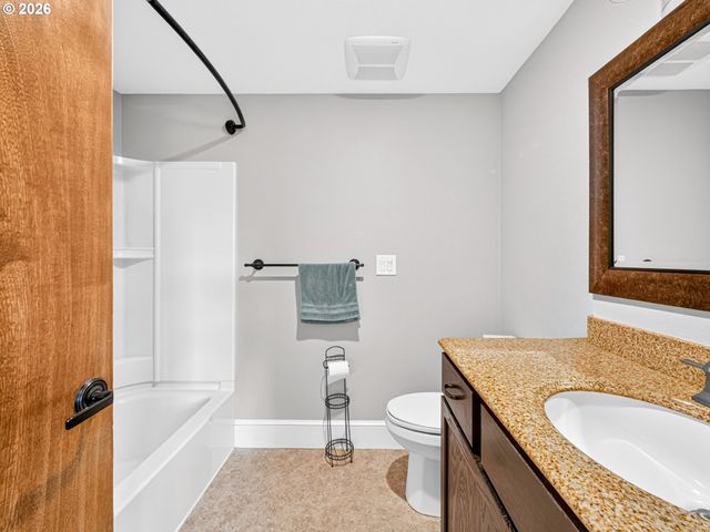 987 Ne 5TH Dr, Hillsboro, OR 97124