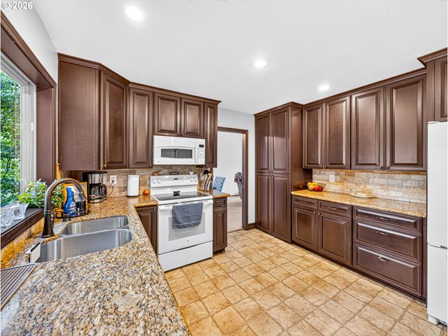 987 Ne 5TH Dr, Hillsboro, OR 97124