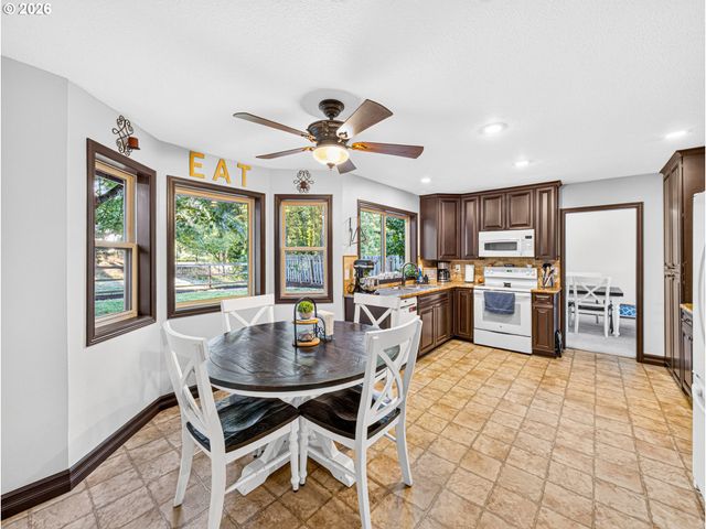 987 Ne 5TH Dr, Hillsboro, OR 97124