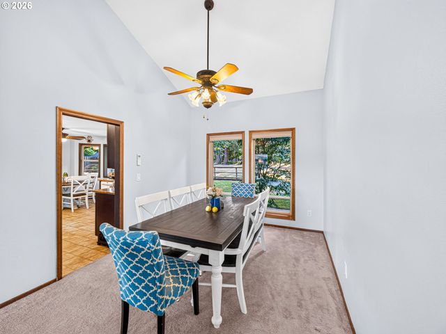 987 Ne 5TH Dr, Hillsboro, OR 97124