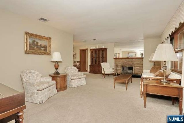 91 Rose Avenue, Woodcliff Lake, NJ 07677