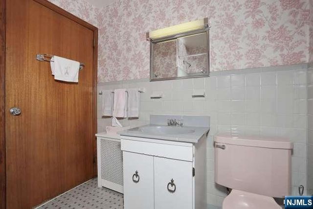 91 Rose Avenue, Woodcliff Lake, NJ 07677