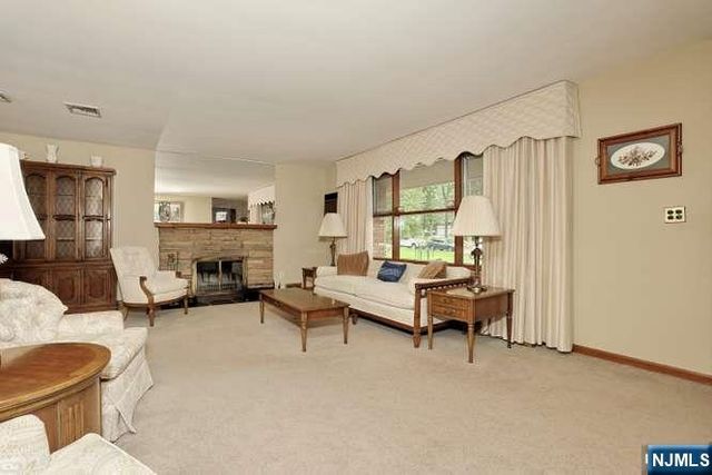 91 Rose Avenue, Woodcliff Lake, NJ 07677