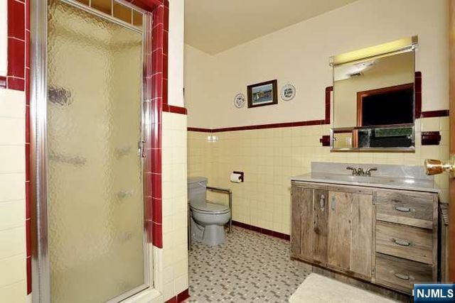 91 Rose Avenue, Woodcliff Lake, NJ 07677